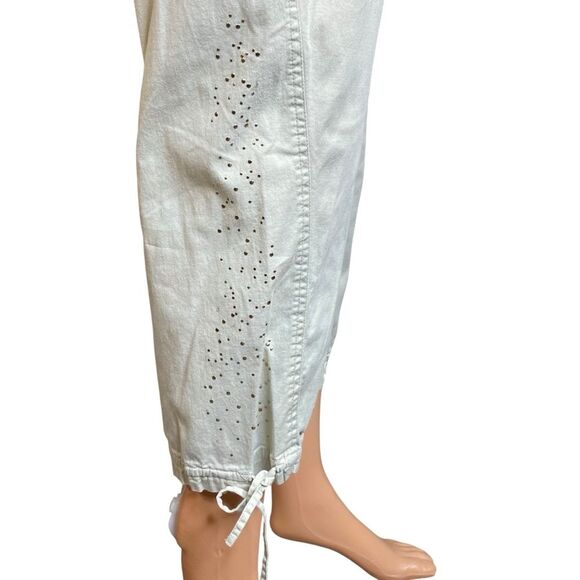 Onque Casuals Tan Capri Cargo Pants Drawstring Waist Rivet Detail Women Size 8 - Picture 5 of 7